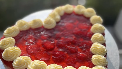 Jahodový smetanový dort (mousse)
