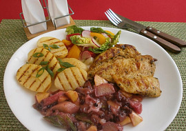 Kuřecí steak s rebarborovou omáčkou