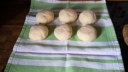 Kynuté nadýchané ovocné knedlíky, Meruňkové