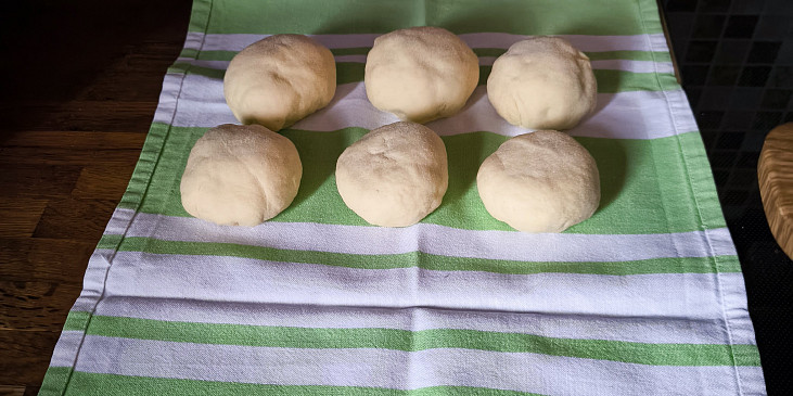 Kynuté nadýchané ovocné knedlíky (Meruňkové)