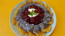 Bramborové placičky s mákem a třešňovou omáčkou
