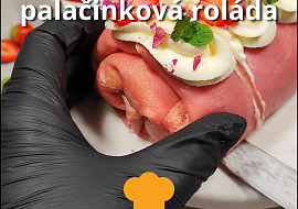 Jahodová palačinková roláda