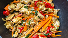 “Kung Pao” s kuřecím masem a zeleninou