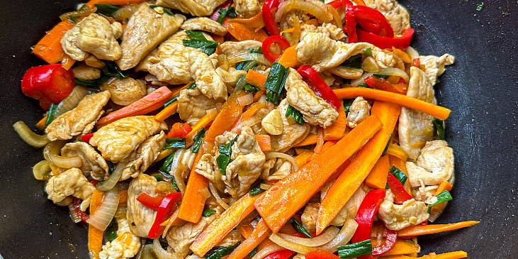 “Kung Pao” s kuřecím masem a zeleninou