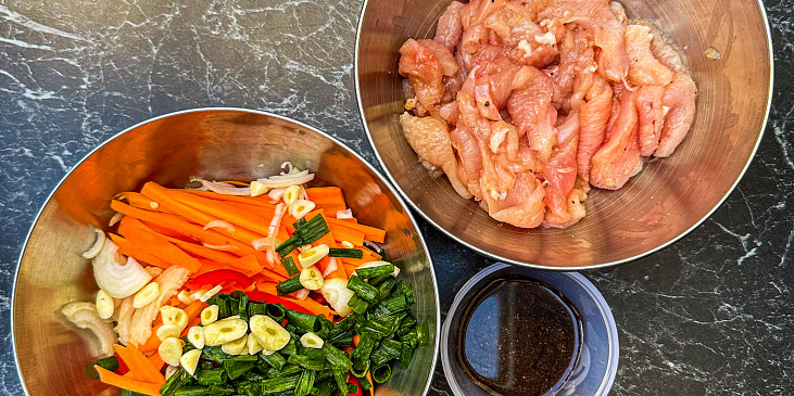 “Kung Pao” s kuřecím masem a zeleninou