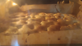 Nadýchaný piškot s třešněmi
