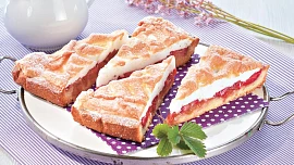 Rychlý jahodovo-reveňový koláč