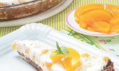 Nepečený koláč s mascarpone a broskvemi
