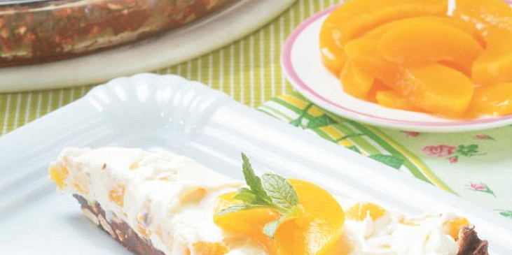 Nepečený koláč s mascarpone a broskvemi