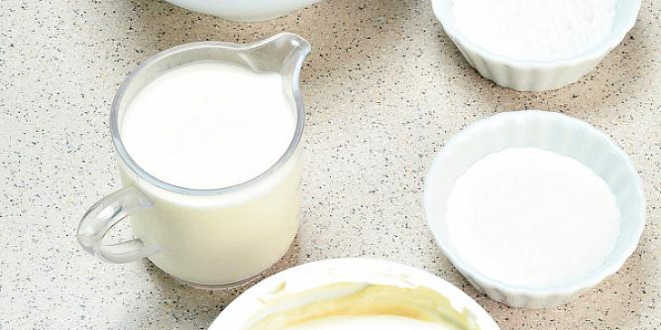 Nepečený koláč s mascarpone a broskvemi
