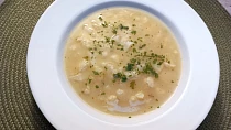 Obyčejná babiččina květáková polévka