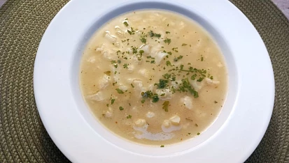 Obyčejná babiččina květáková polévka