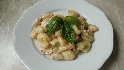 Gnocchi s cuketou, rajčaty a bazalkou, Gnocchi s cuketou, rajčaty a bazalkou