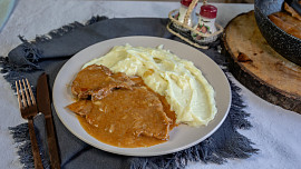 Vepřový plátek na cibulce
