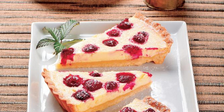 Křehký koláč s tvarohem a malinami
