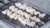 Kuřecí tandoori špízy s koriandrovou omáčkou