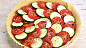 Quiche s cuketou a rajčaty