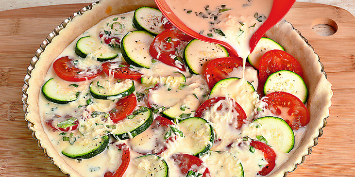 Quiche s cuketou a rajčaty
