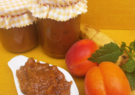 Banánovo-meruňková marmeláda s meduňkou