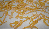 Domácí papardelle (nebo tagliatelle)
