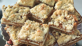 Jablečno-tvarohový cheesecake na plech