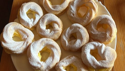 Jednoduché věnečky z odpalovaného těsta
