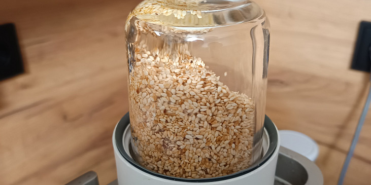 Tahini pasta