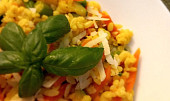 Bulgur s cuketou, mrkví, fazolkami a hráškem