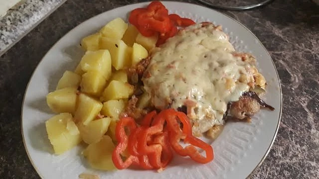 Celer zapečený s uzeným masem