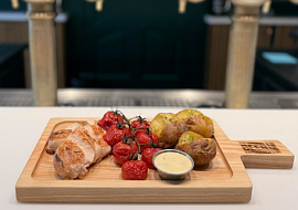 Letní kuře z grilu s bramborami z uhlí podle šéfkuchařky z Pilsner Urquell Experience