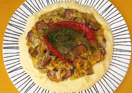 Mladé zelí s klobásou à la bigos