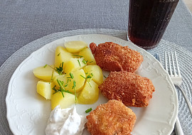 Smažená cuketa se šunkou a sýrem