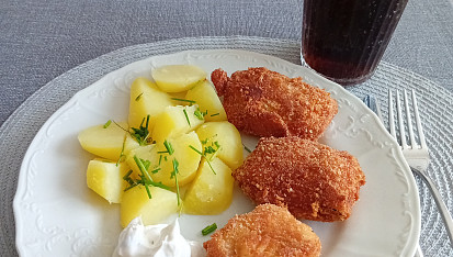 Smažená cuketa se šunkou a sýrem