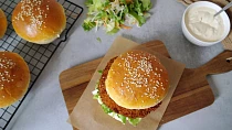 Šťavnatý McChicken burger