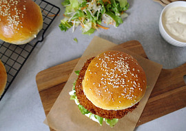 Šťavnatý McChicken burger (Šťavnatý McChicken burger)