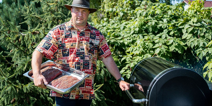 Grilovaná hovězí žebra low&slow
