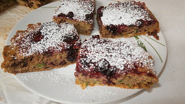 Cuketová buchta s ovocem