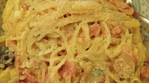 Spaghetti s Lučinou, anglickou slaninou a ředkvičkami