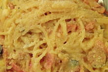 Spaghetti s Lučinou anglickou slaninou a ředkvičkami