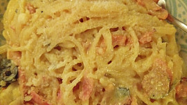 Spaghetti s Lučinou, anglickou slaninou a ředkvičkami