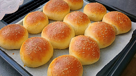 Hamburgerové bulky (včetně celozrnné varianty)