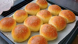 Hamburgerové bulky (včetně celozrnné varianty)