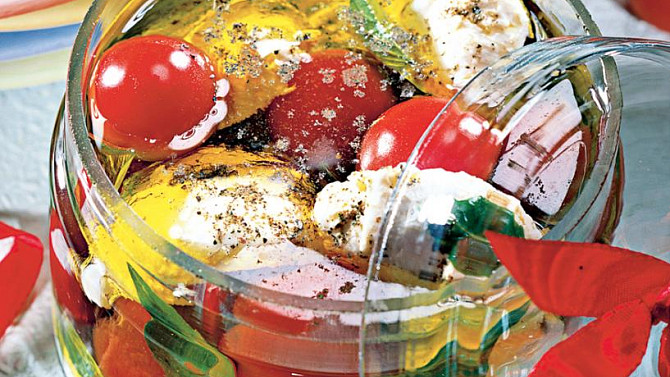 Marinovaná rajčata s mozzarellou
