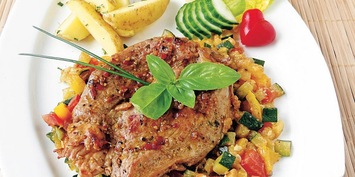 Krůtí steak s cuketovým ragú