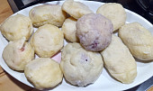 Ovocné tvarohové knedlíky (Knedlíky každý plněný něčím jiným, jahodami, borůvkami, merunkami...)