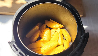Brambory pečené v horkovzdušné fritéze