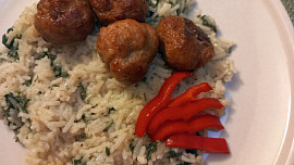 Kuličky ze salsiccie se špenátovou rýží