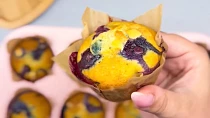 Borůvkové muffiny s bílou čokoládou