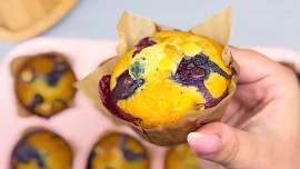Borůvkové muffiny s bílou čokoládou
