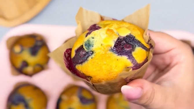 Borůvkové muffiny s bílou čokoládou